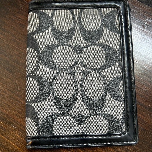 Coach Passport Case in Signature Canvas - Picture 2 of 2